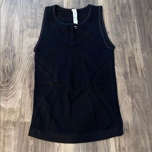 Black Alo yoga tank top